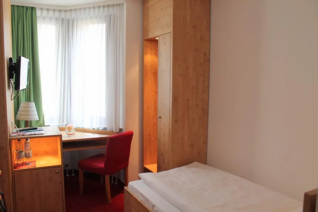 Steichele Hotel & Weinrestaurant Nürnberg 3*,